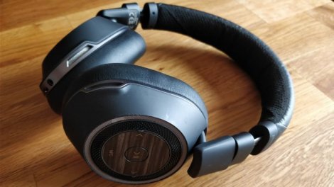 Plantronics_voyager-8200-back
